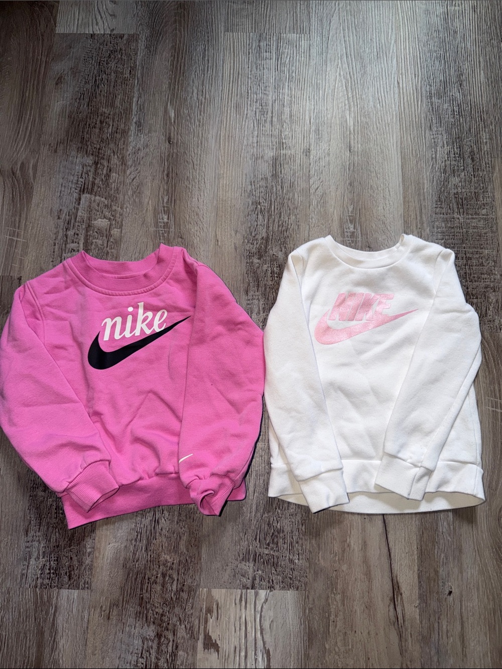 Nike Kids Crewneck Sweatshirts in Pink and White